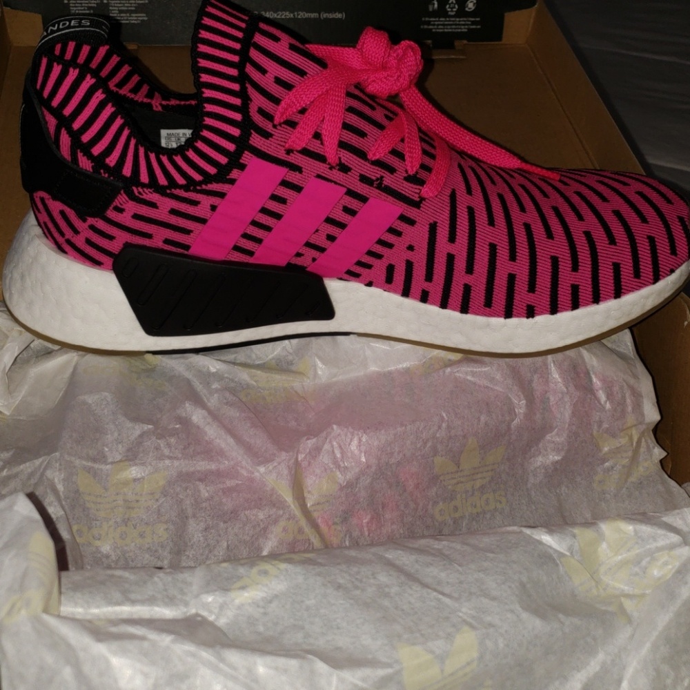 Adidas NMD_R2 Pink - Picture 5 of 7